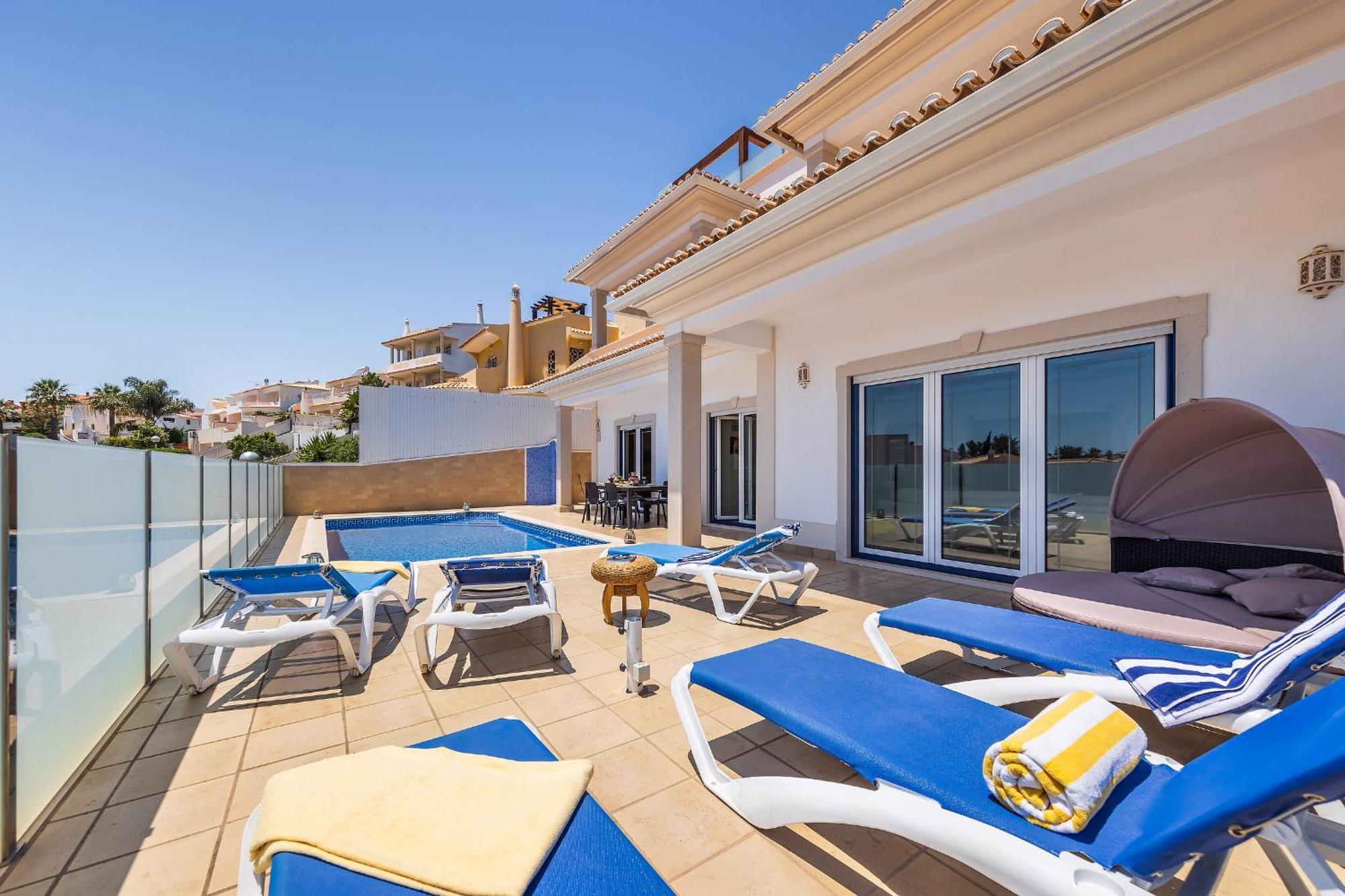 Villa Sunflower By Ocvillas