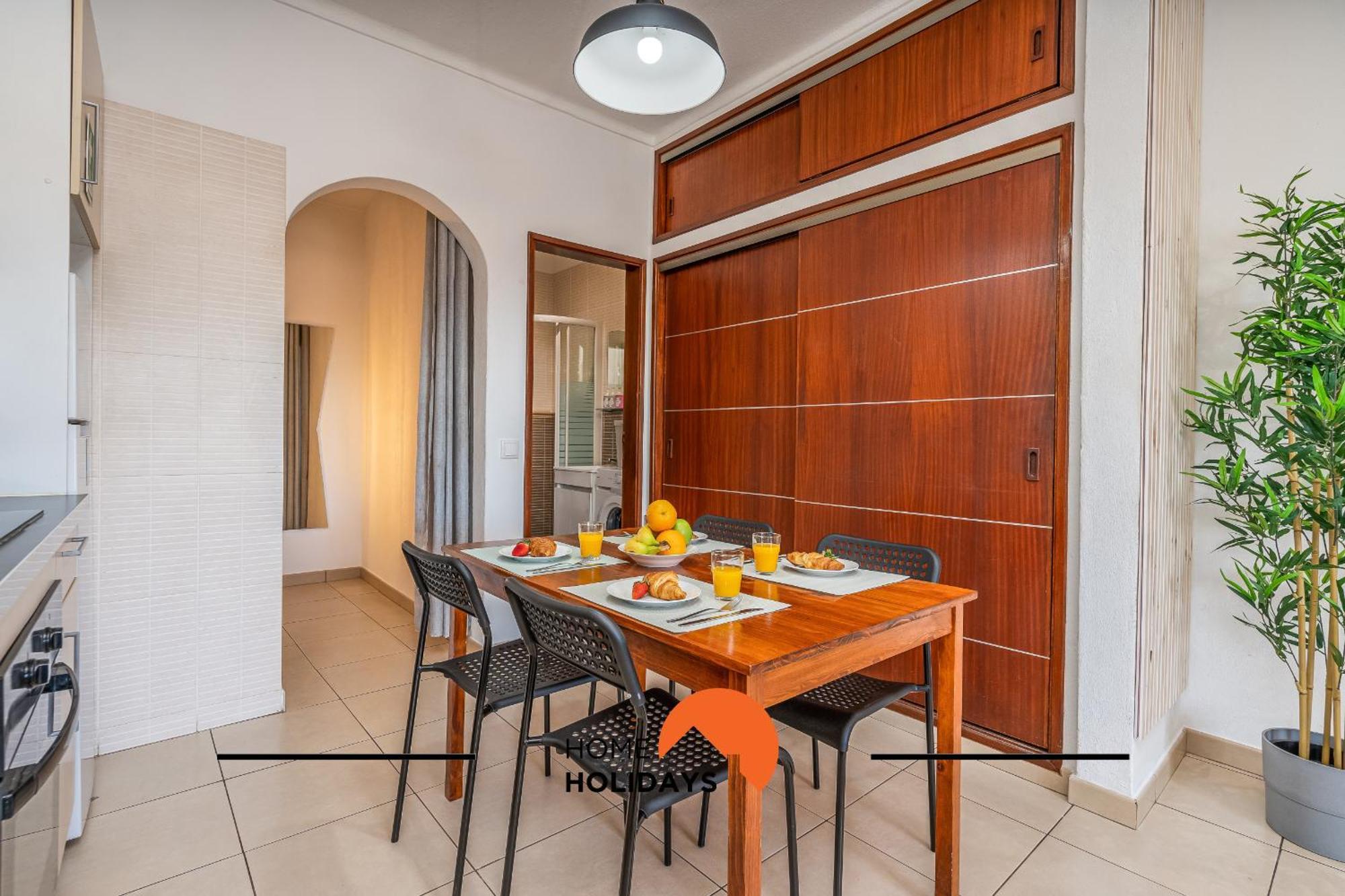 #253 Fernando Pessoa 28 By Holidays Apartment *