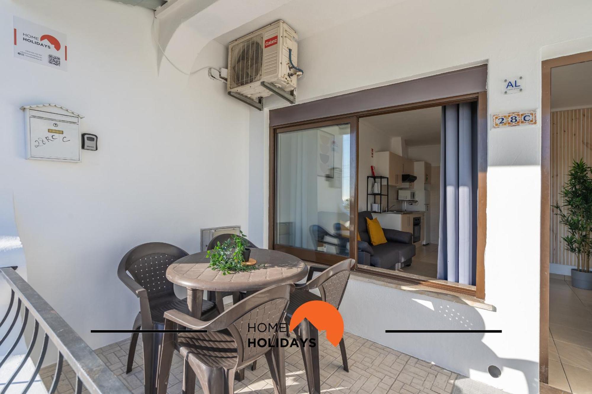 #253 Fernando Pessoa 28 By Holidays Apartment *