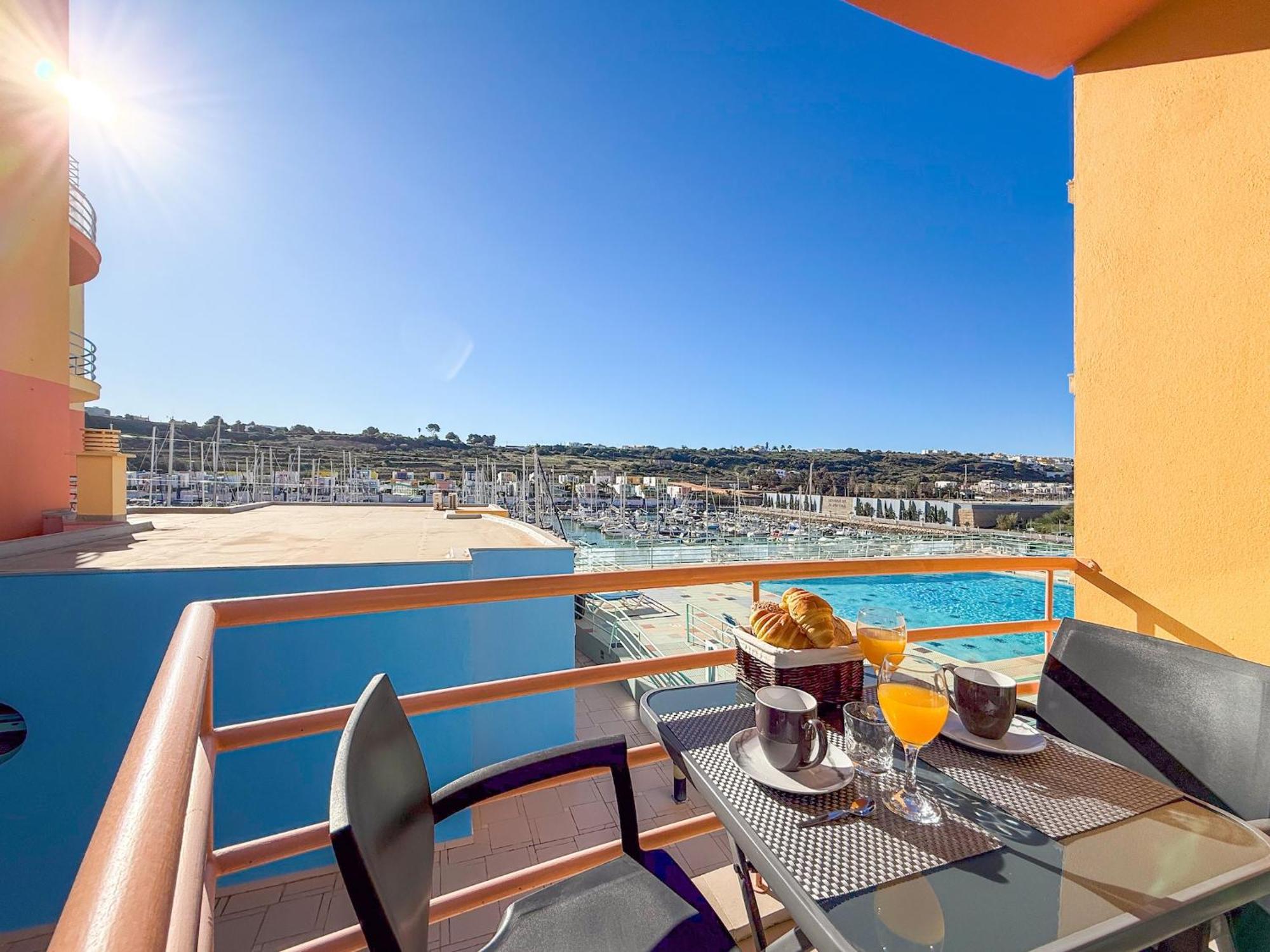 Luxury 2 Bedroom Apartment, Marina De Albufeira5 Apartment
