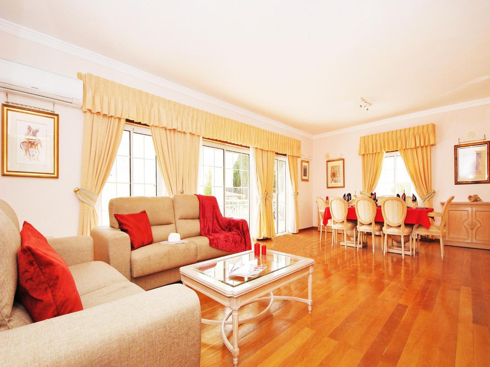 Villa Magnificent Villa, With Private Pool