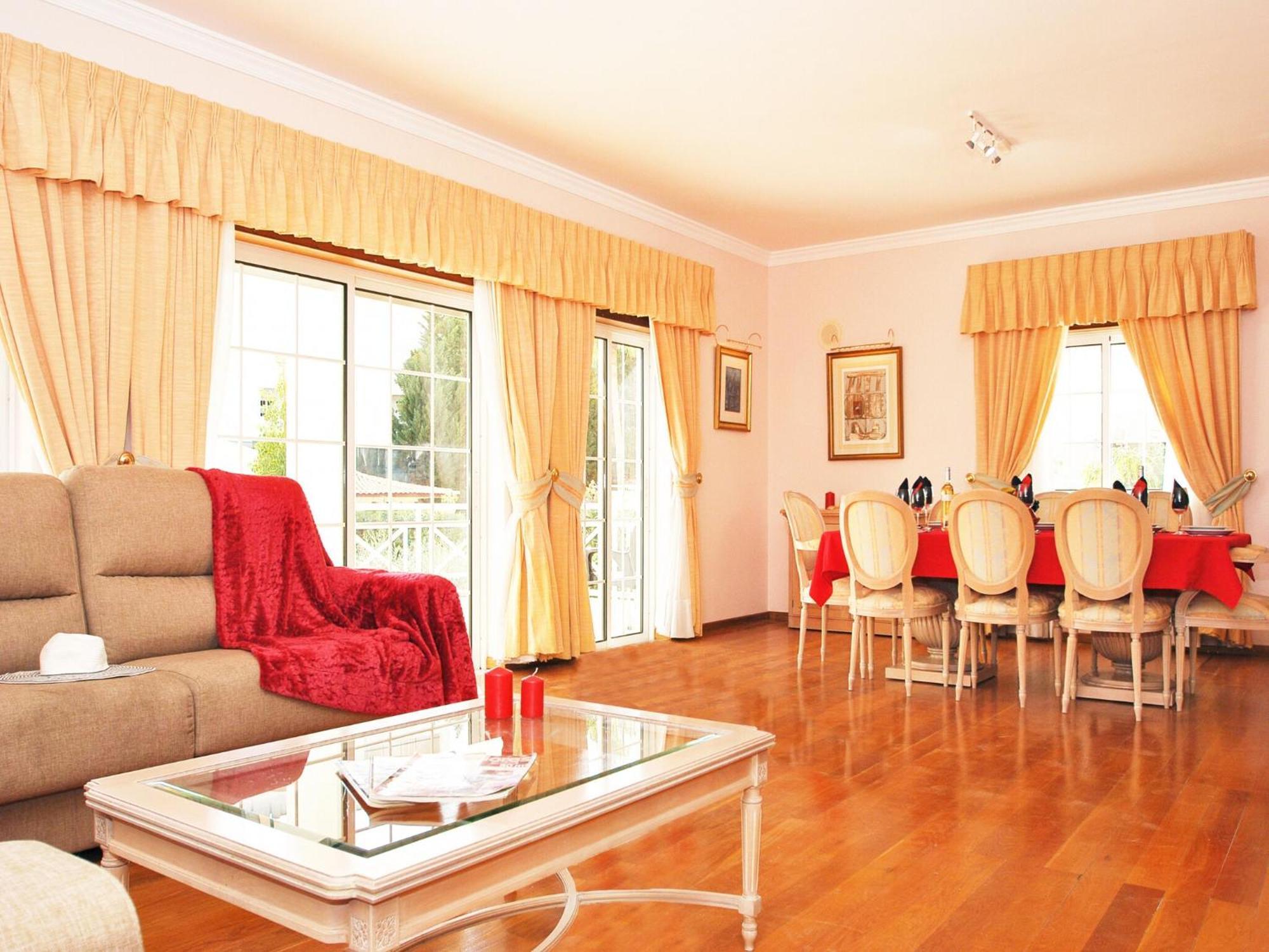 Villa Magnificent Villa, With Private Pool