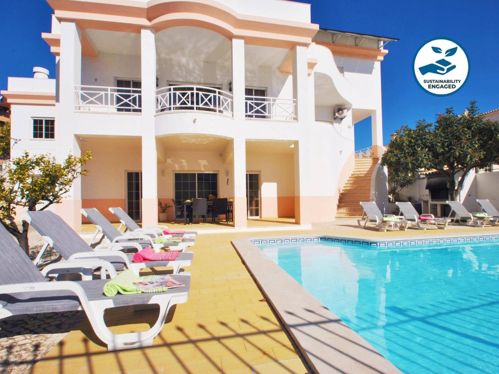 Magnificent Villa, With Private Pool * Albufeira