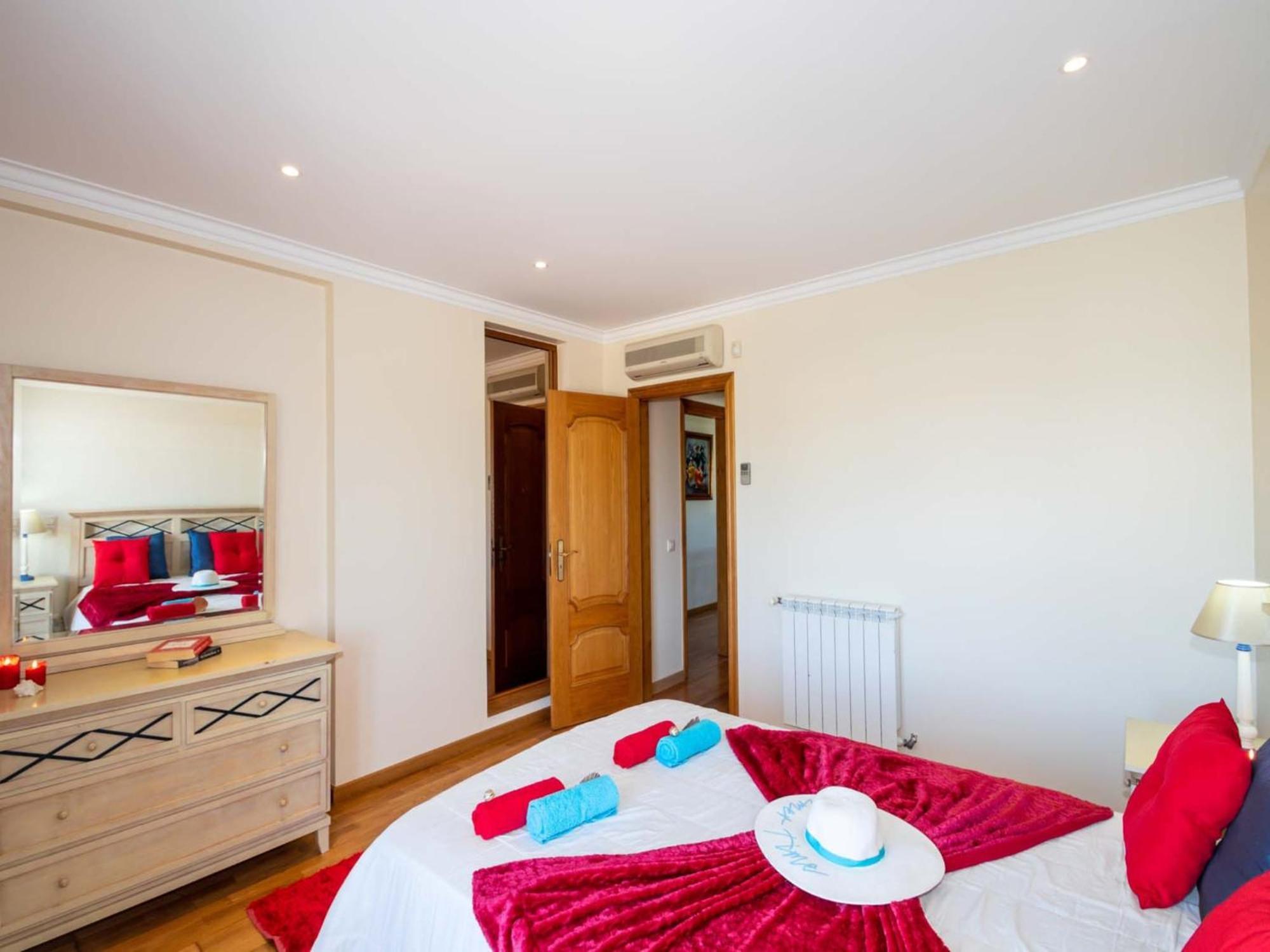 Magnificant Heated Swimming Pool, Free Wifi *