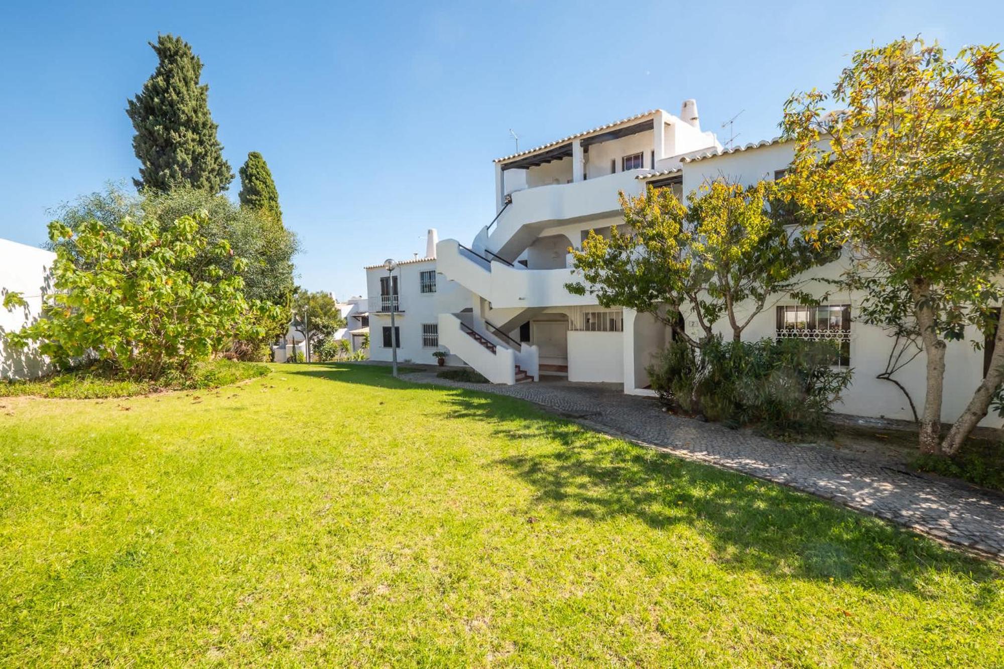 Luna - With A Pool Area With A Lounge Bar Albufeira