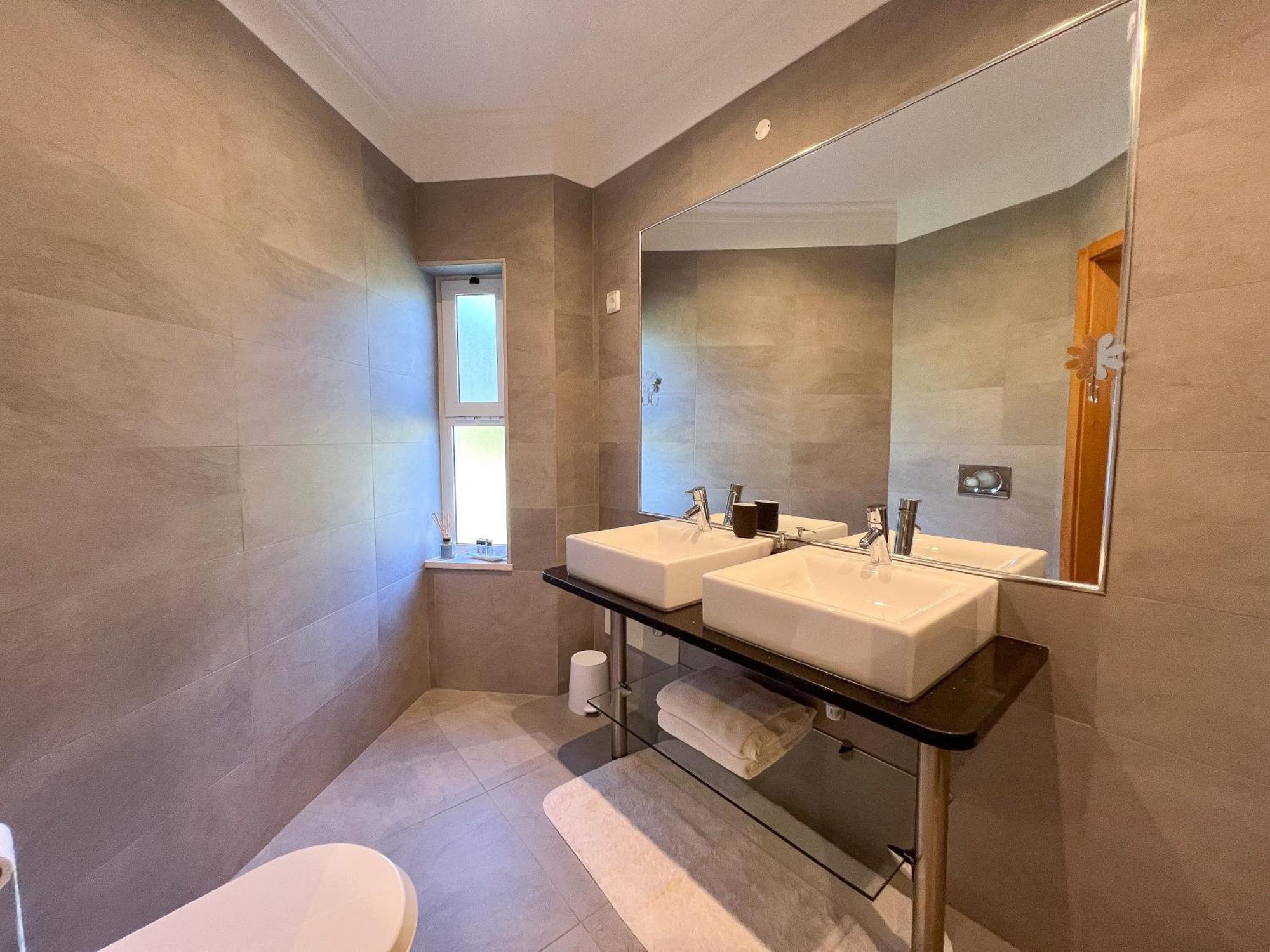 Beautiful 4-bedroom With Garden And Pool Villa