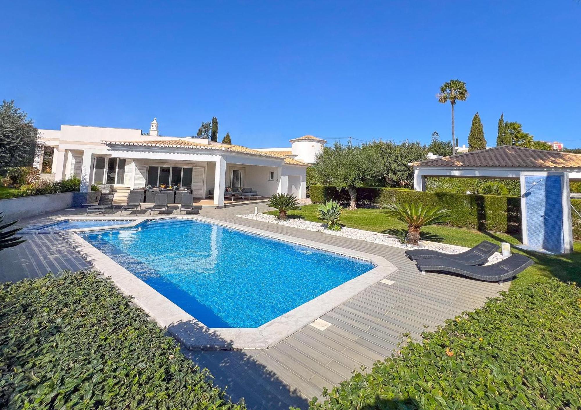 Villa Beautiful 4-bedroom With Garden And Pool Albufeira