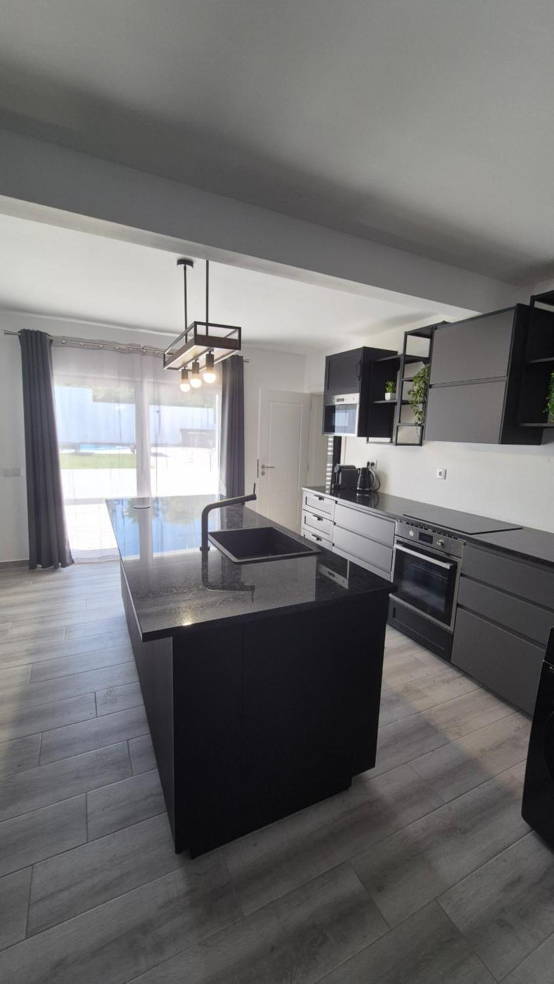 Feliz - Large - Pool Villa Albufeira