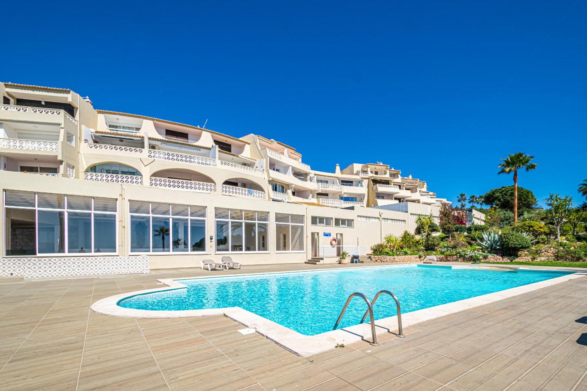 Beguest Aveiros View *