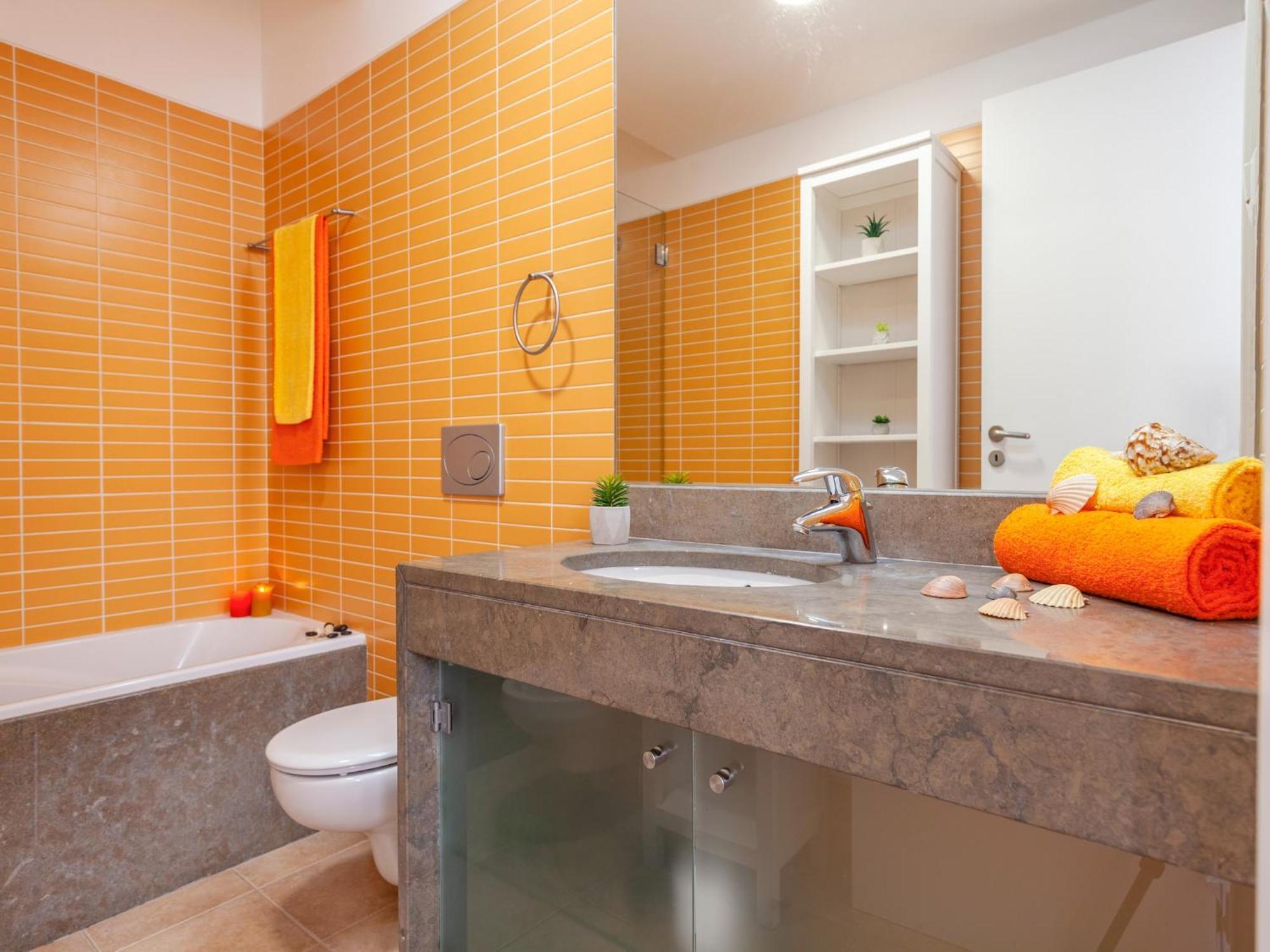 Incredible Townhouse W Pool, Holiday home Albufeira