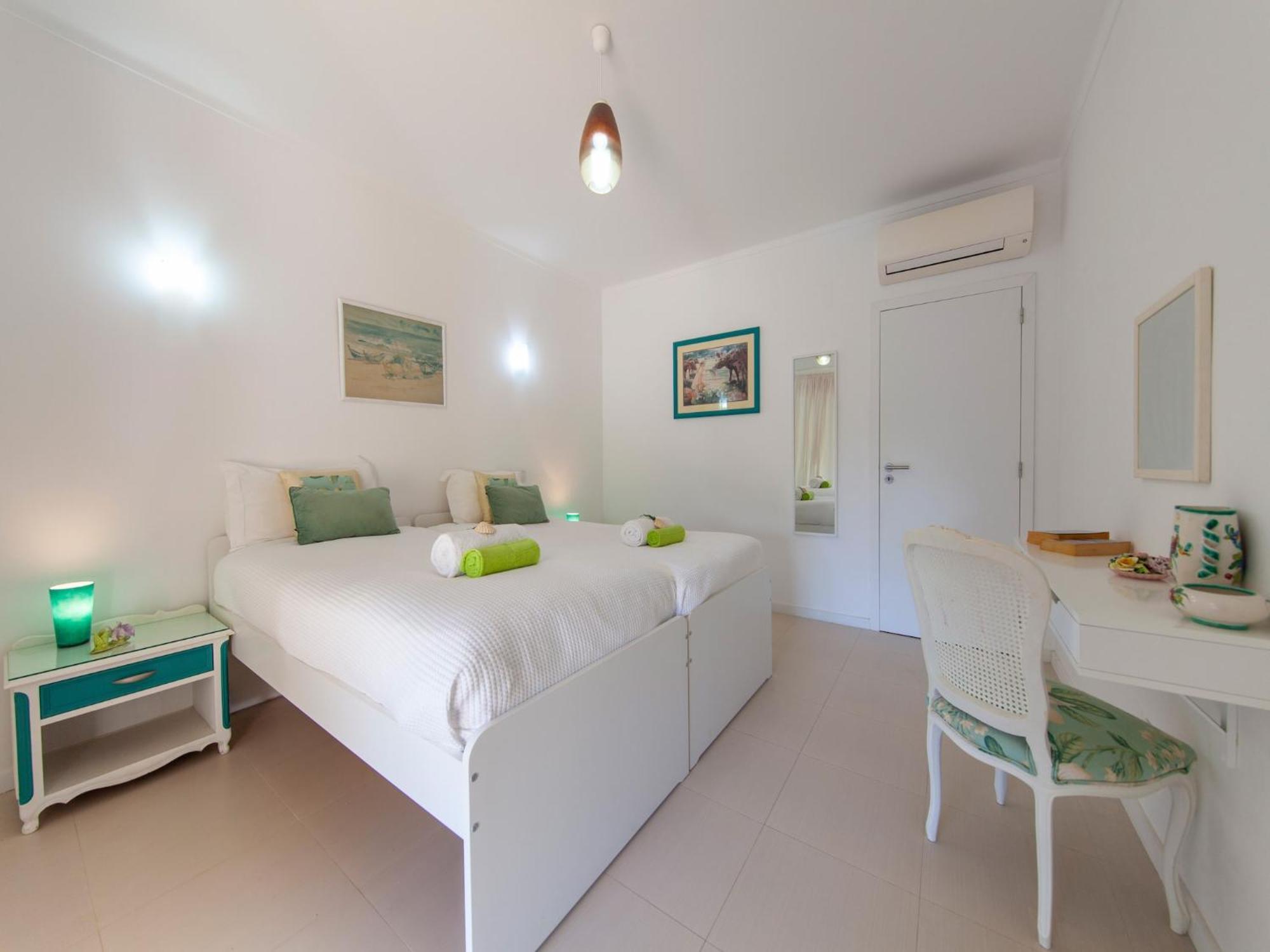 Charming Villa, Close To The Albufeira