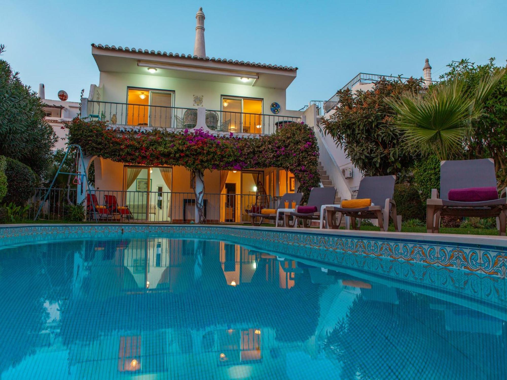 Villa Charming Villa, Close To The Albufeira