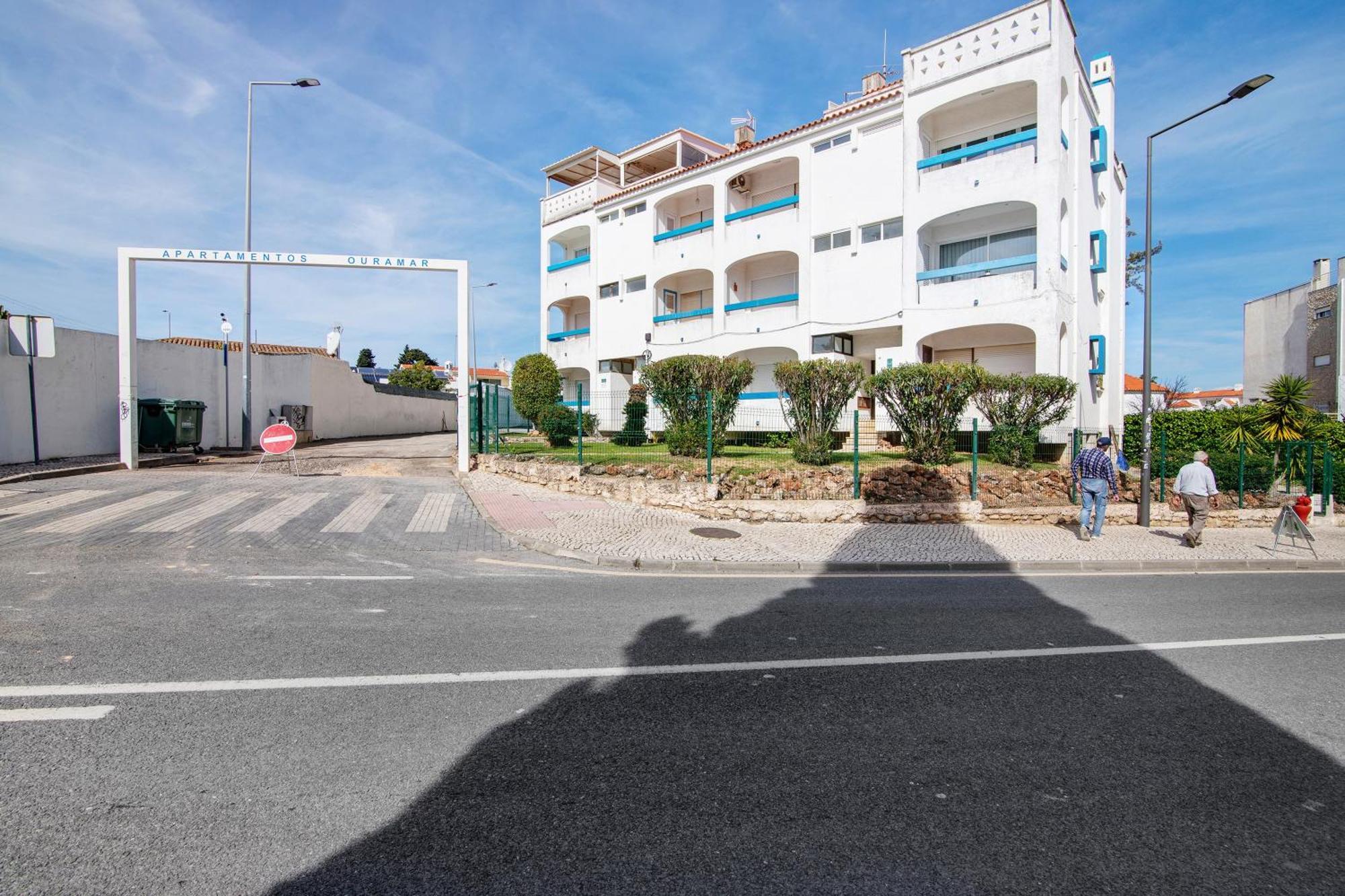 Oura Apartment *