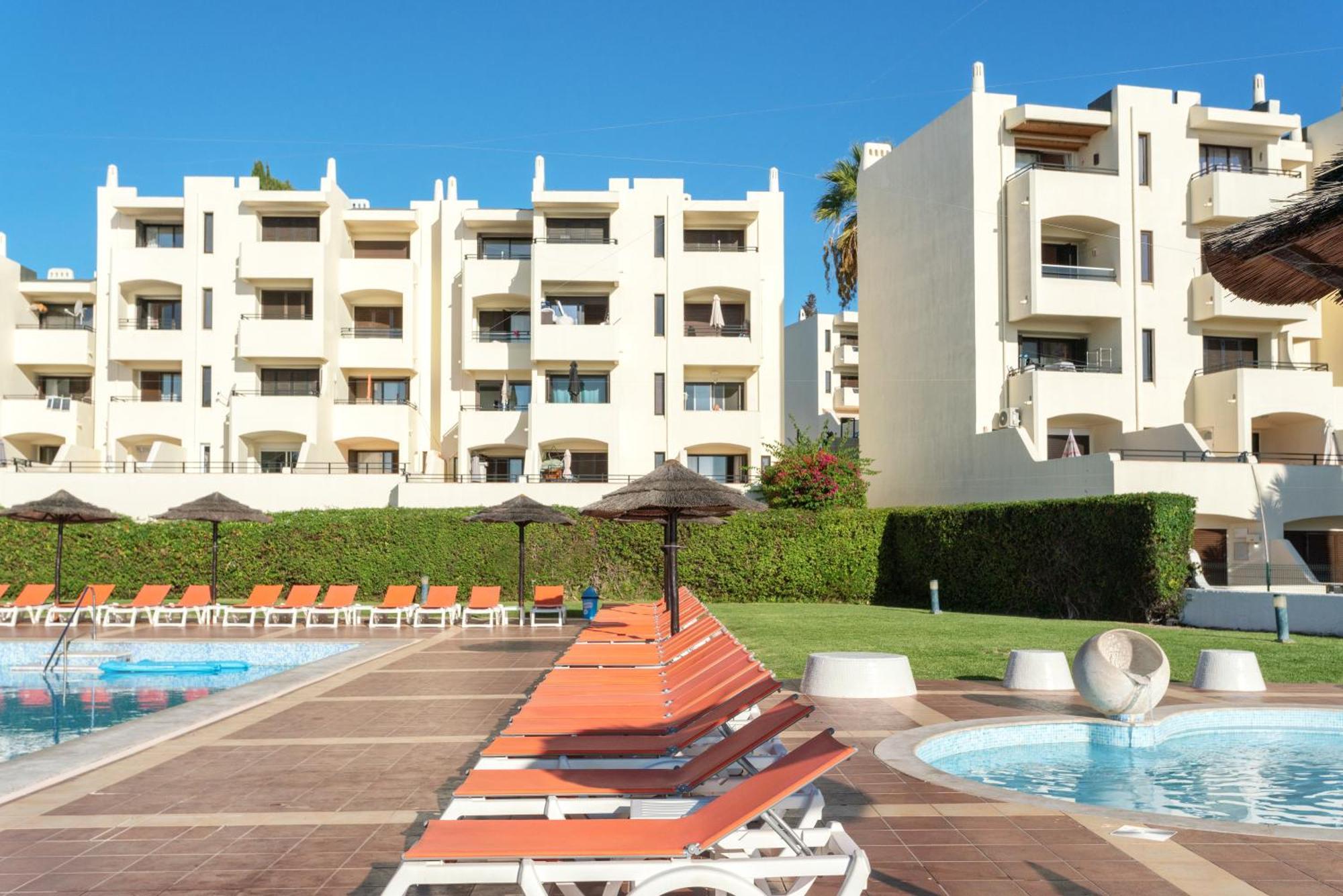 Homes Jardim Cozy With 2 Swimming Pools Near The Old Town Apartment *