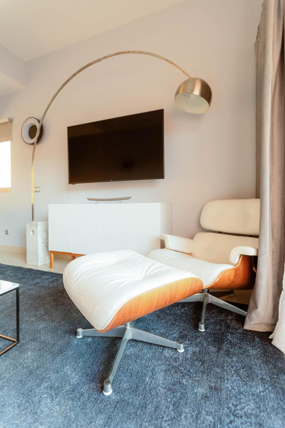 Sea-stretch Viewing Superking Flat By Bentobox Albufeira