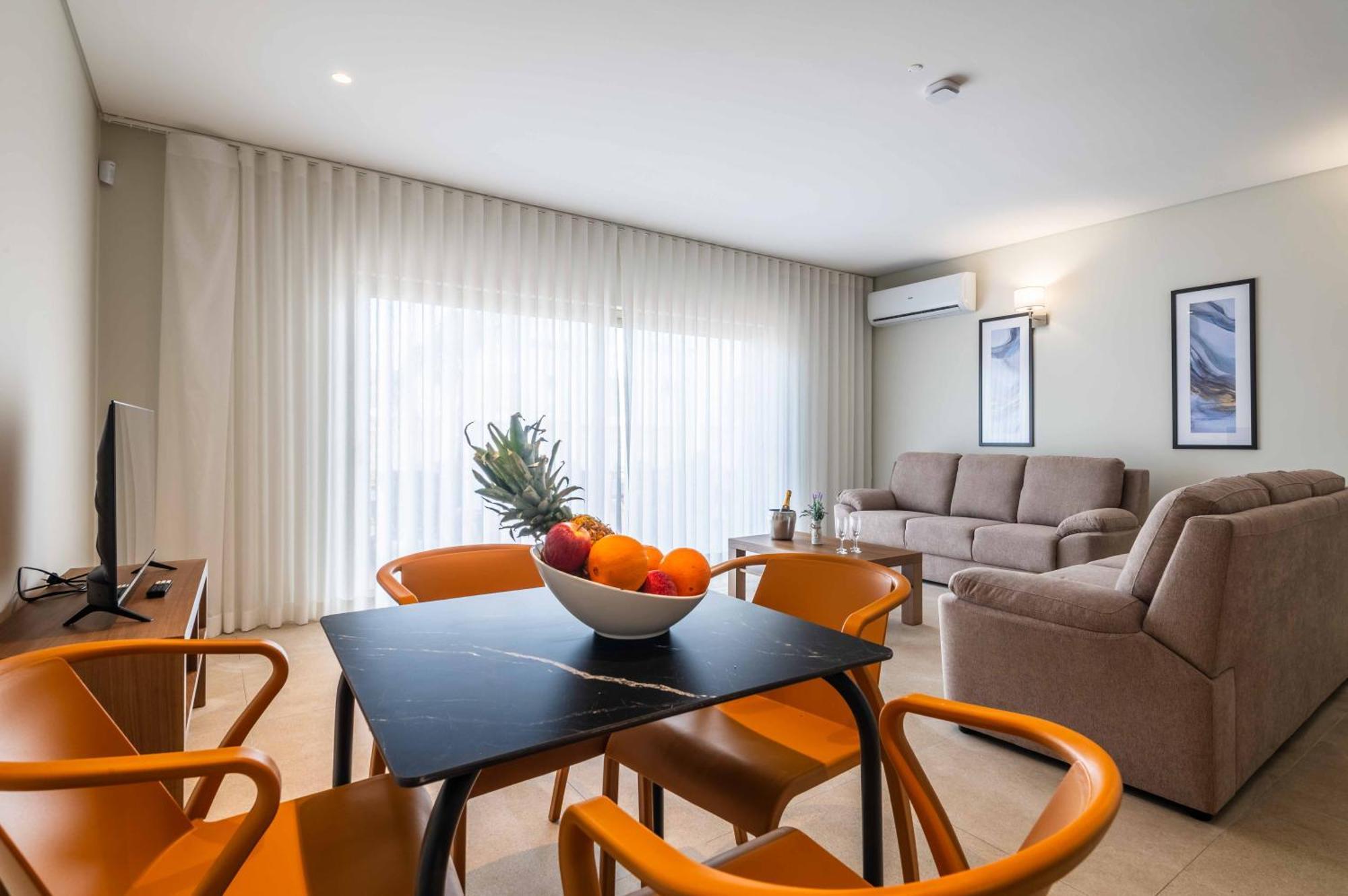 Dk Residences *