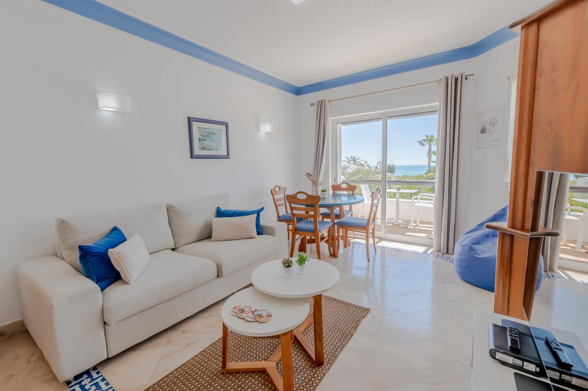Ocean Vista Retreat With & Pool Access By Drago