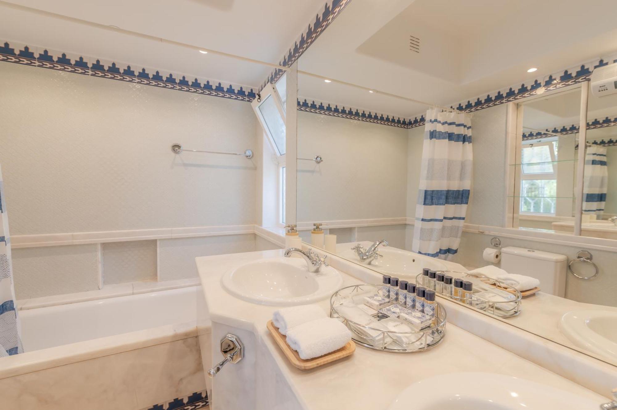 Apartment Ocean Vista Retreat With & Pool Access By Drago *