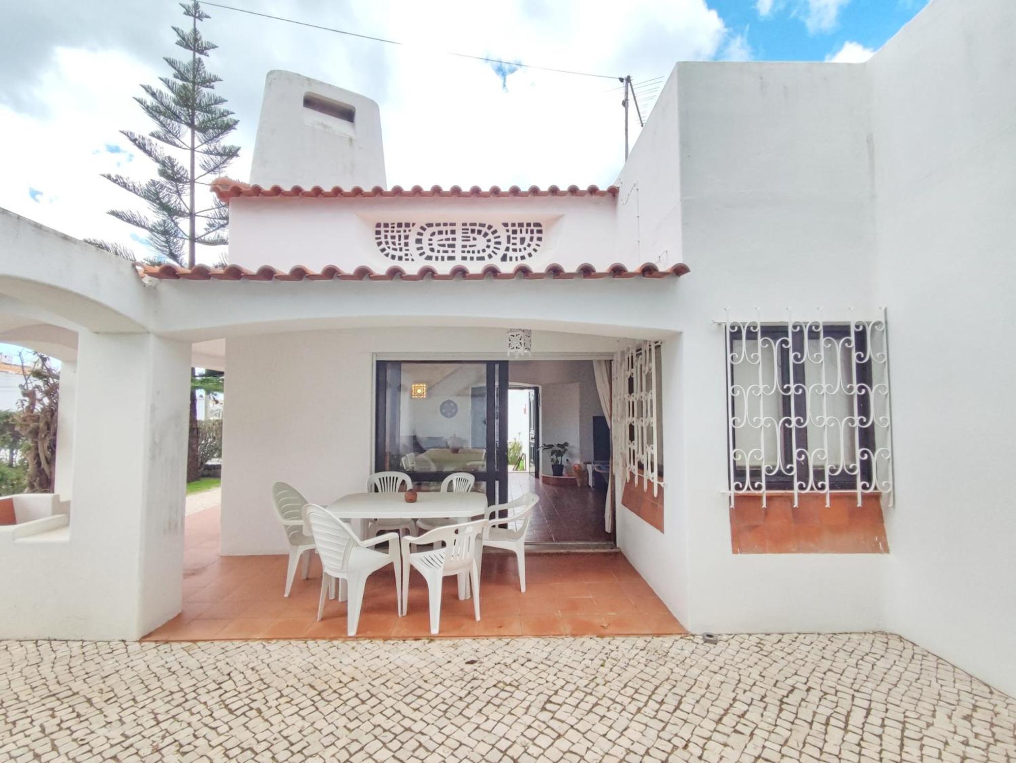 Oura Family House Casa de Férias