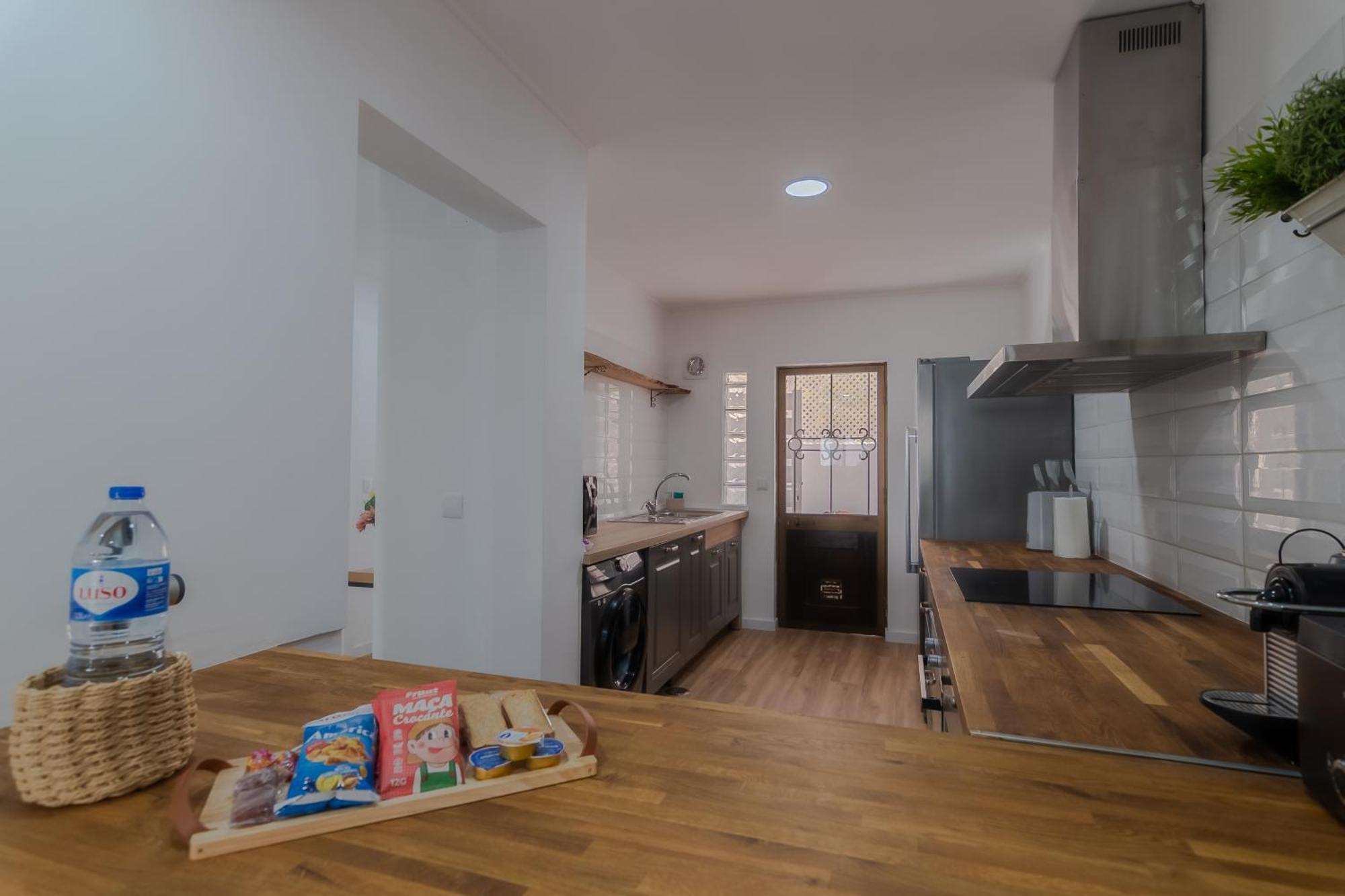 Beachside Bliss T2 With Pool & Access By Drago Albufeira