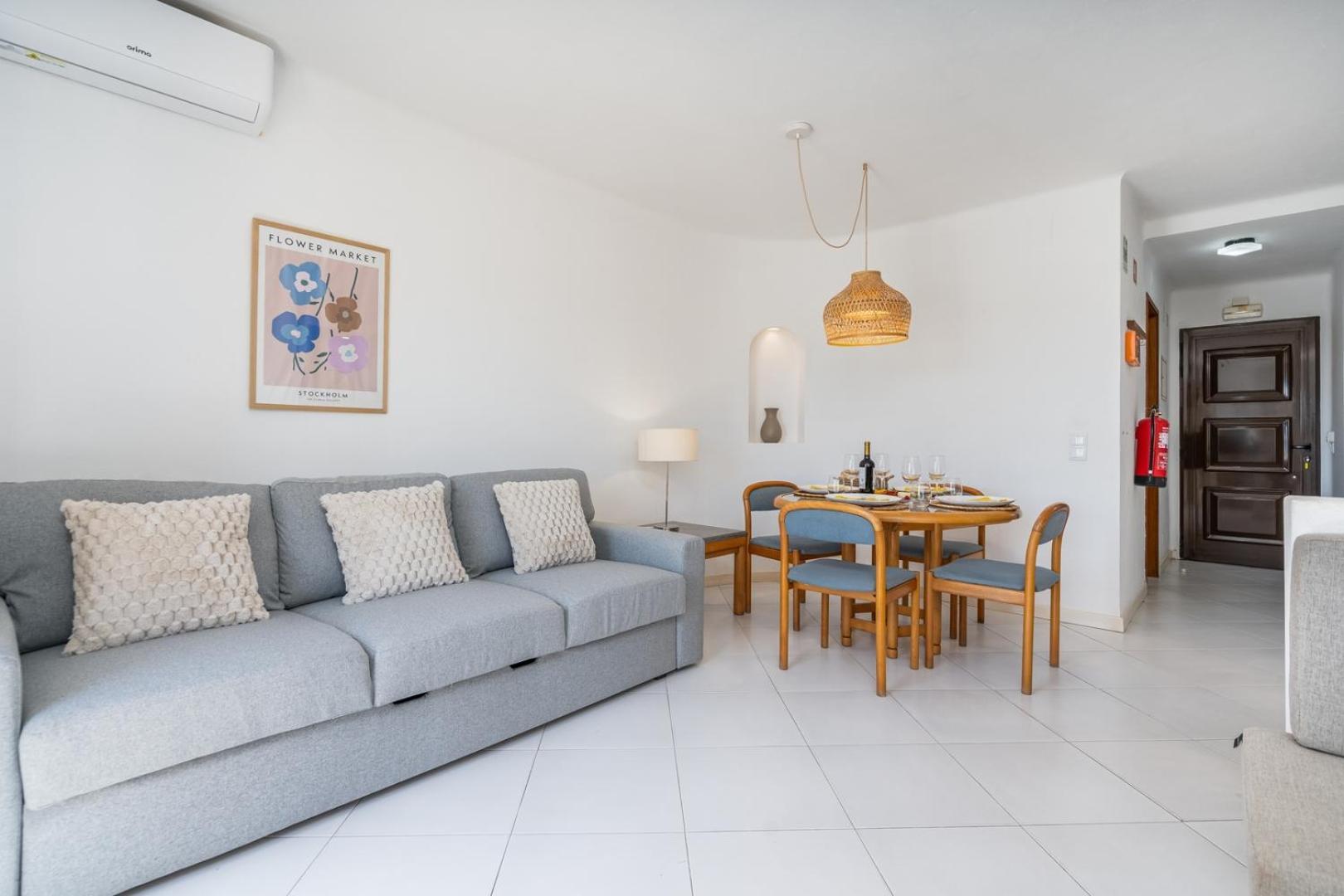 Hostwise - Sunny Flat With A Balcony & Pool * Albufeira