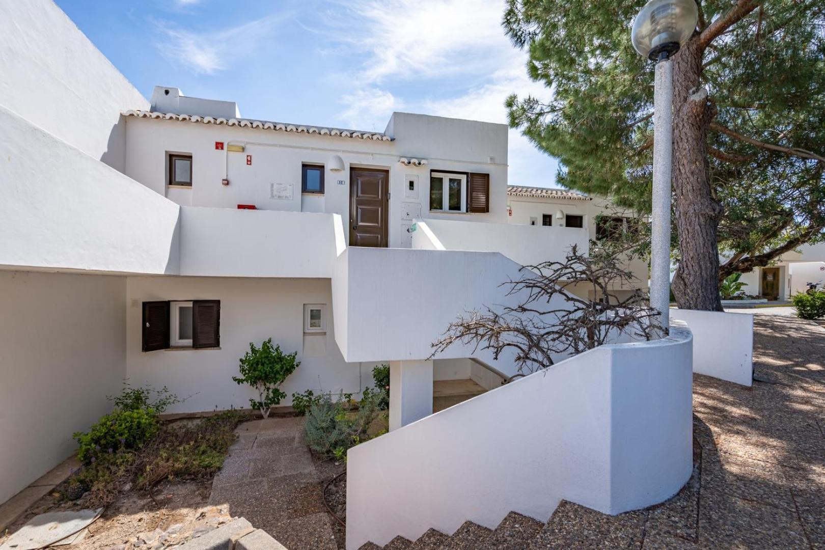 Apartment Hostwise - Sunny Flat With A Balcony & Pool *