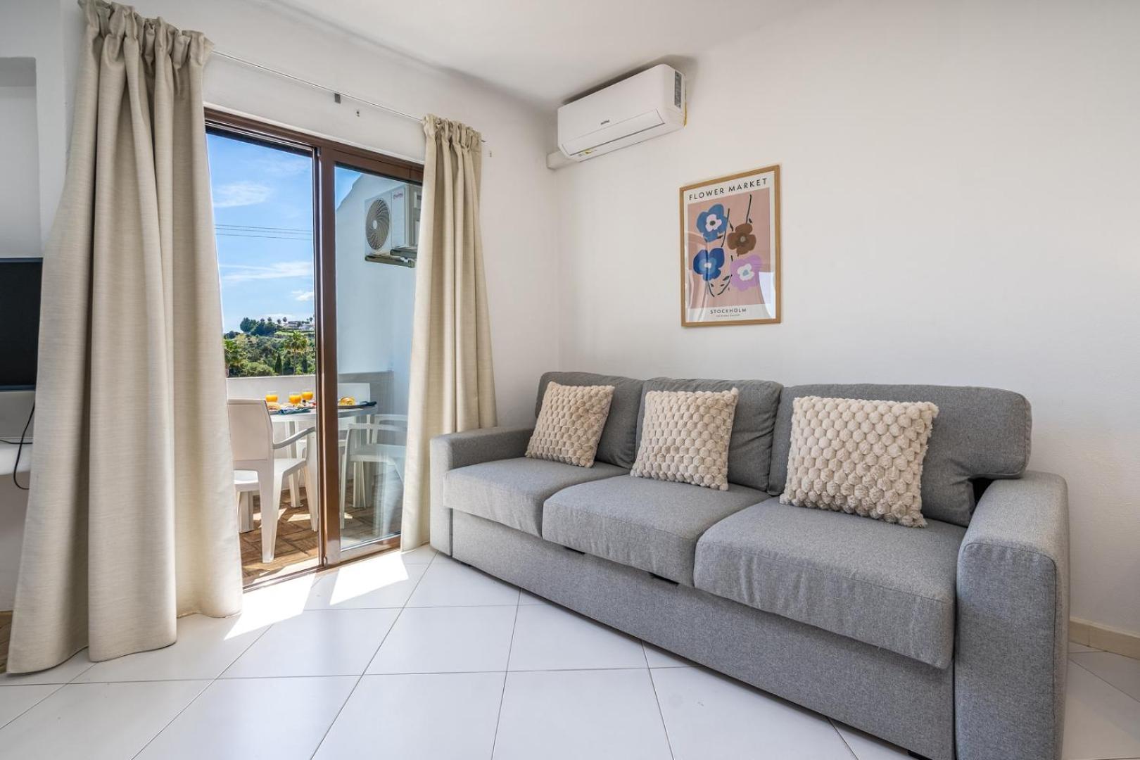 Hostwise - Sunny Flat With A Balcony & Pool * Albufeira