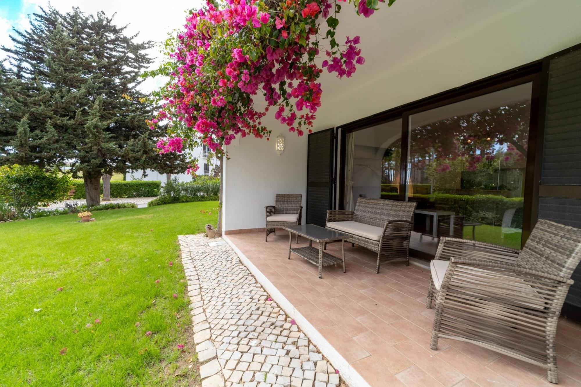Apartment 77 - Sao Rafael By Hellovacations *