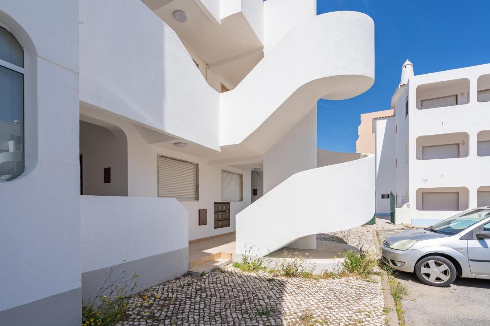 Apartamento Hostwise - Seaside Charm Flat W/ Balcony Albufeira