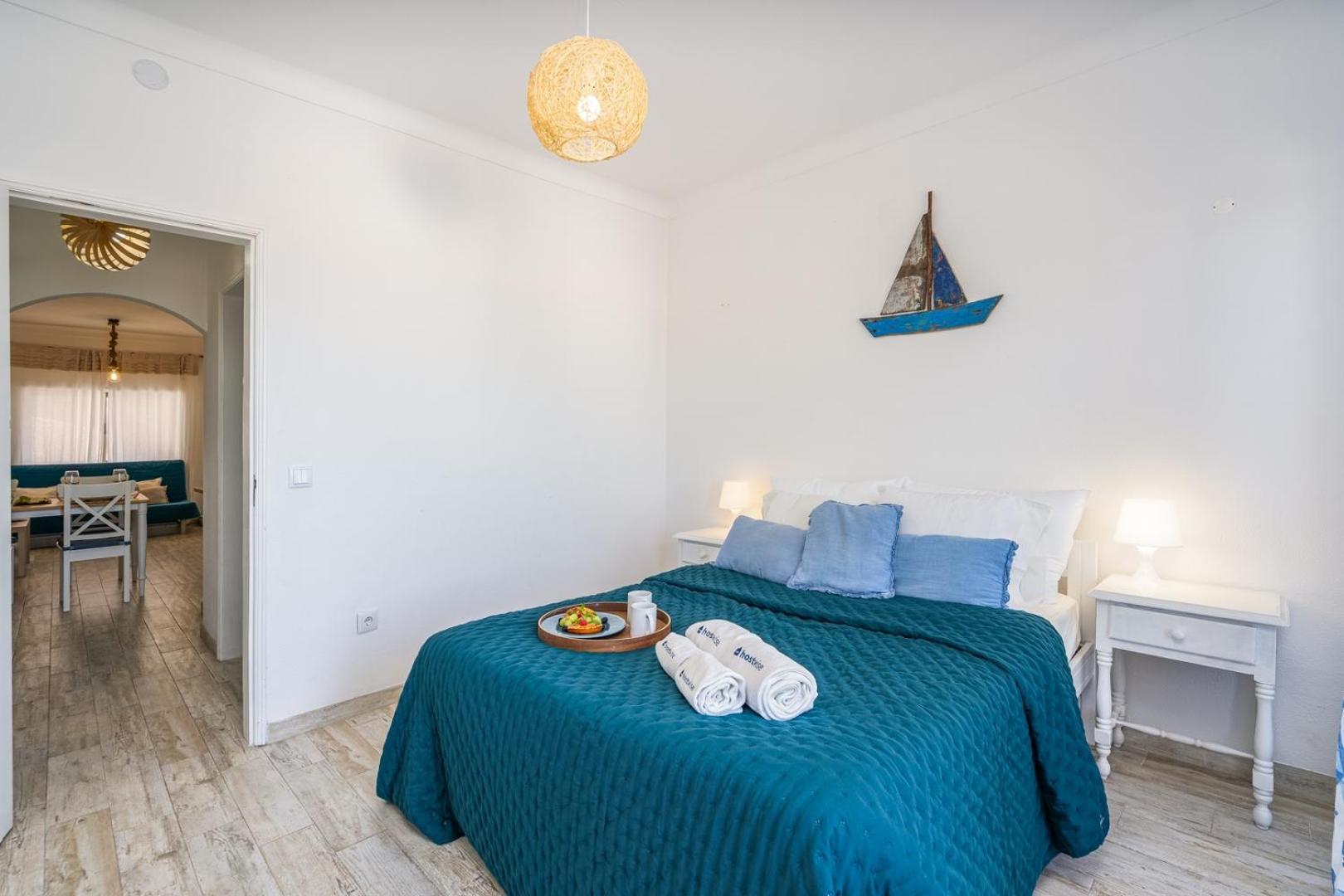 Hostwise - Seaside Charm Flat W/ Balcony