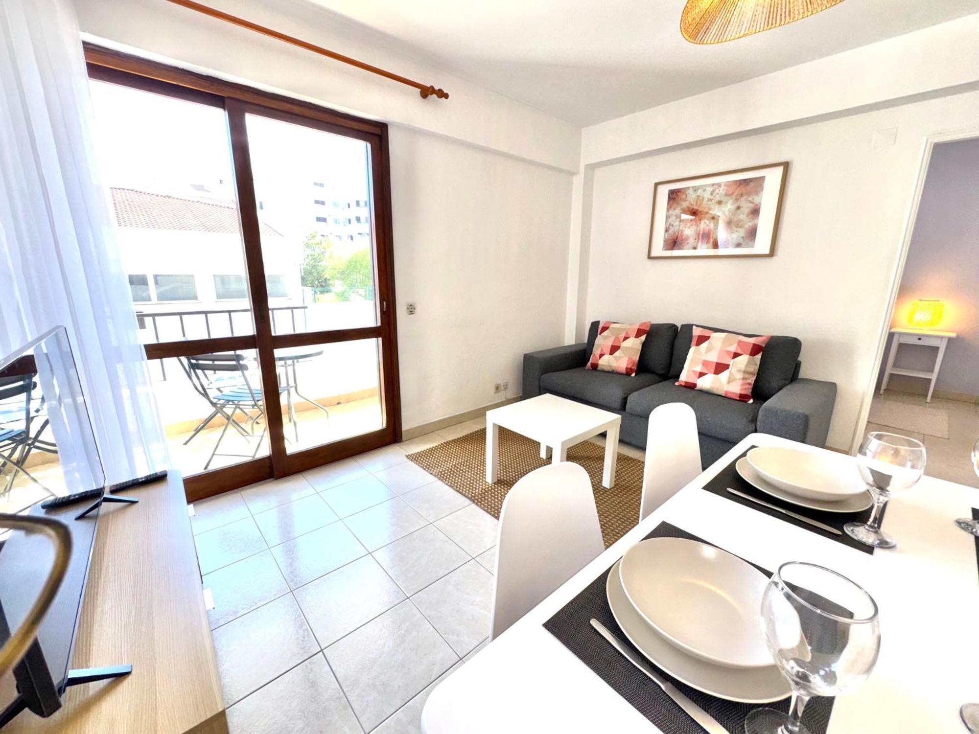 - 2 Bedrooms Apartment