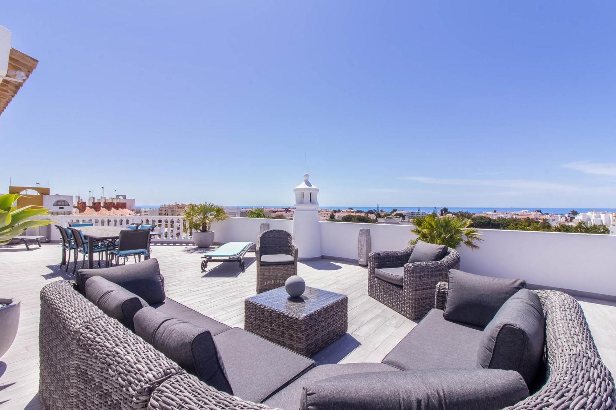 Appartement Luxe Penthouse - Prime Location By Seareen *