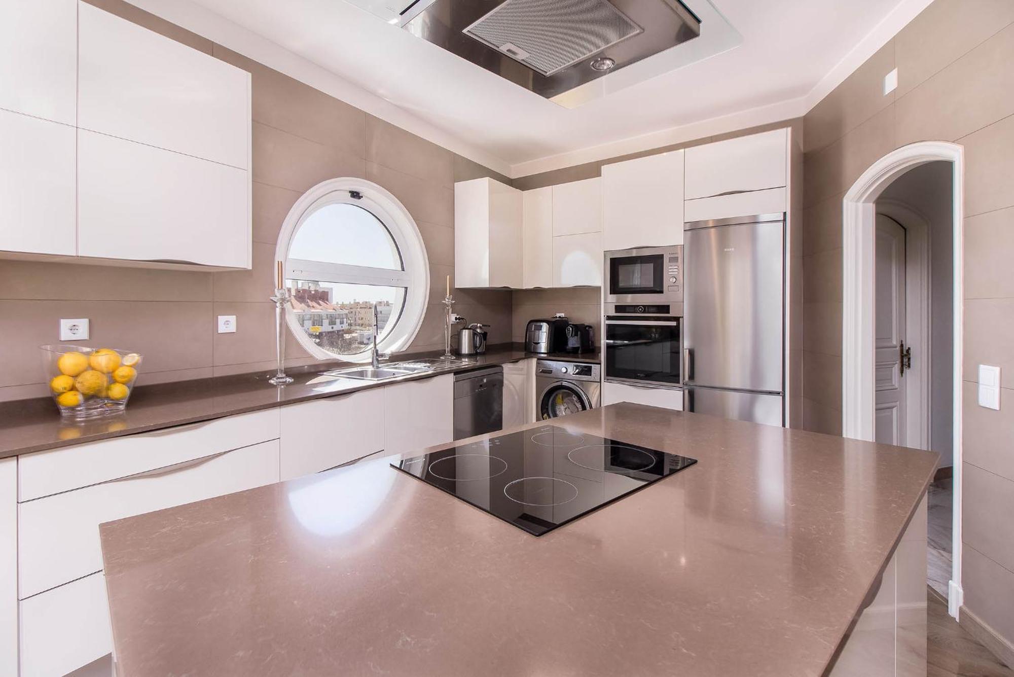 Appartement Luxe Penthouse - Prime Location By Seareen *