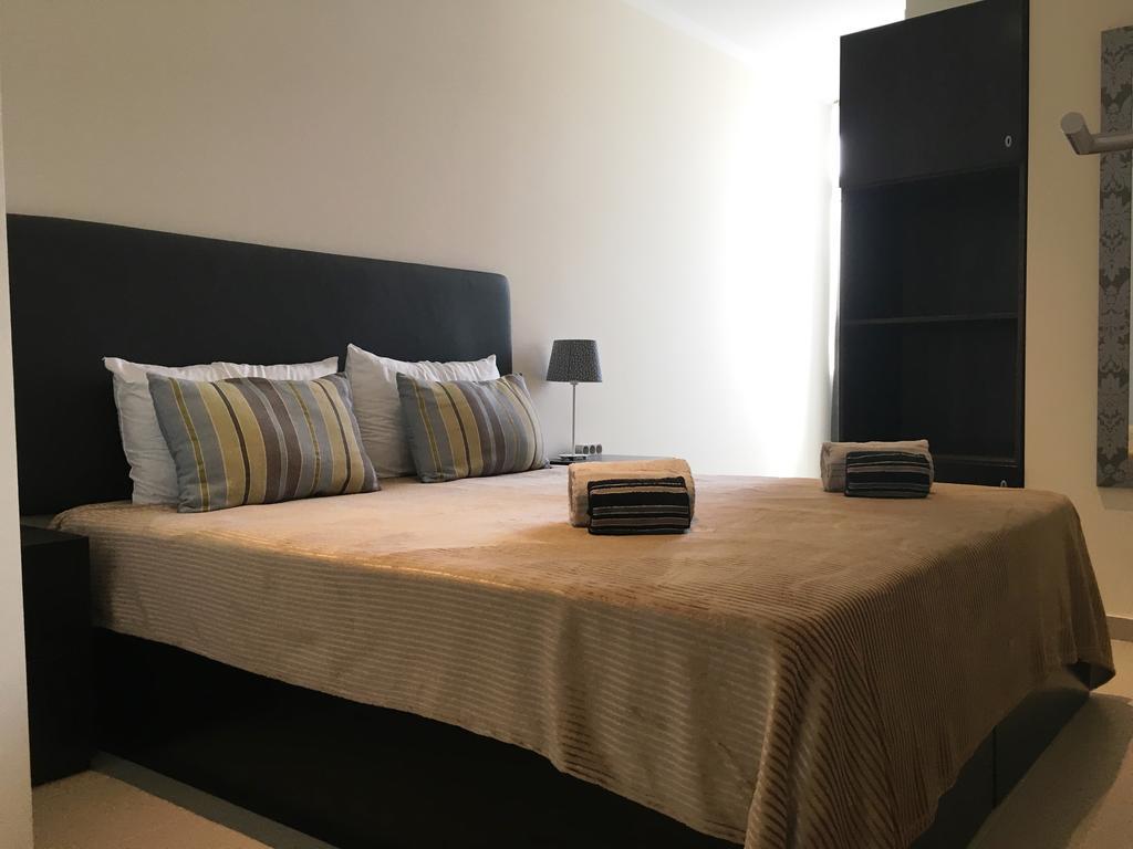 Bay View Apartment *