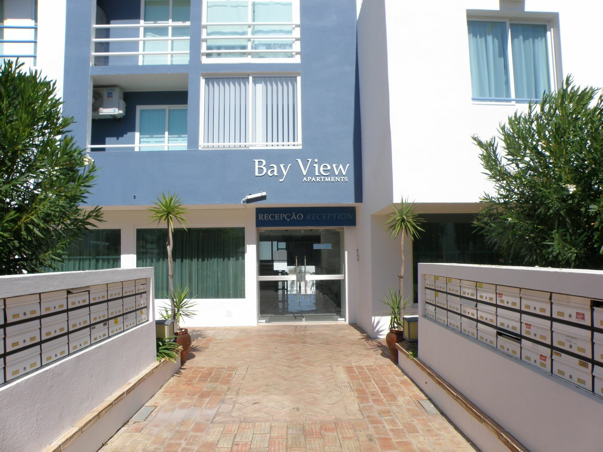Bay View Apartment *