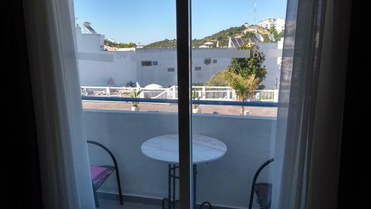 Bay View Apartment *