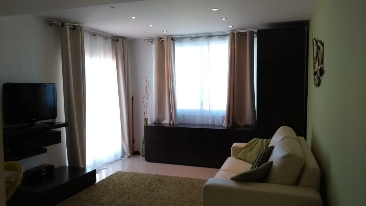 Bay View Apartment
