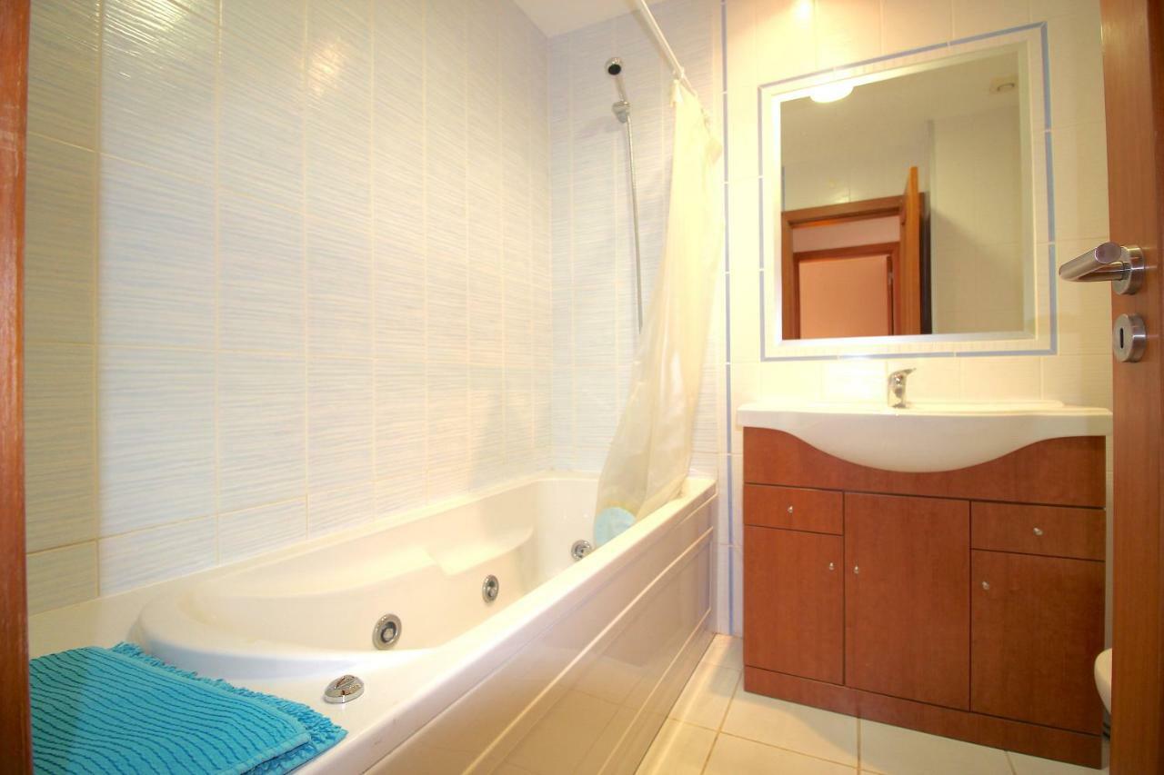 Magnifique A 400 Metre Des Plages Apartment Albufeira