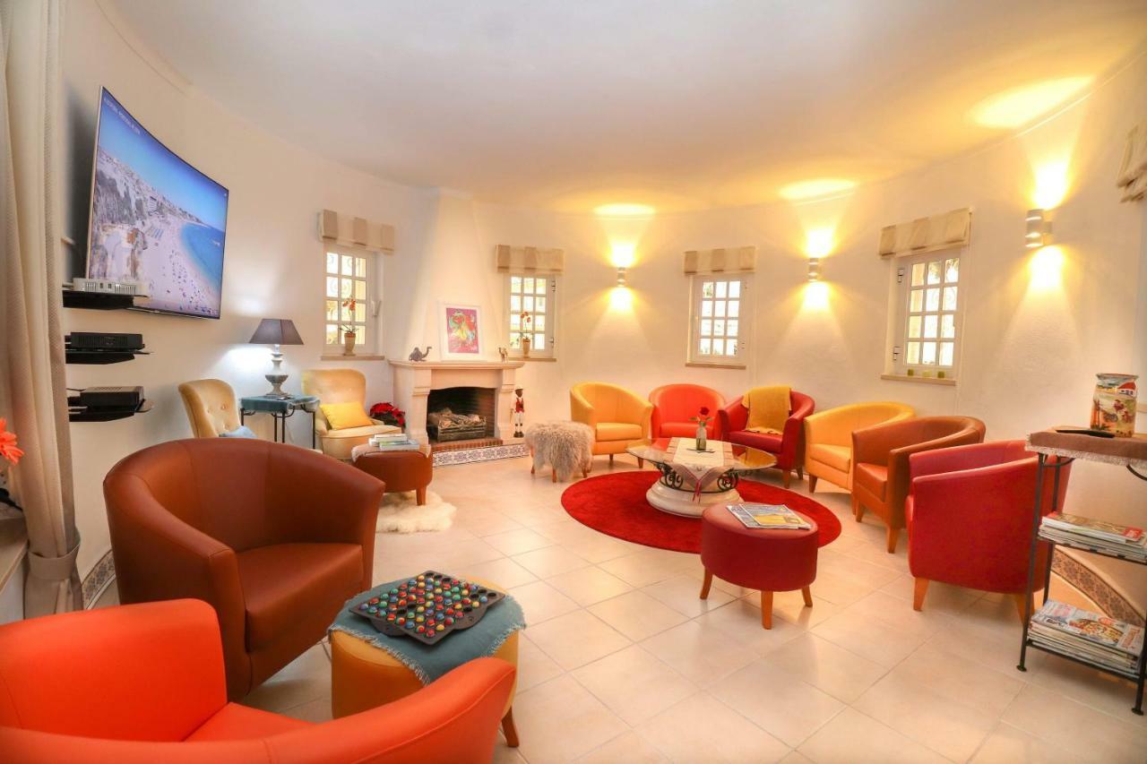 Villa Corniche, Privee, 4 Suites, Vue Mer, Piscine Au Sel, Chauffee Et Couverte