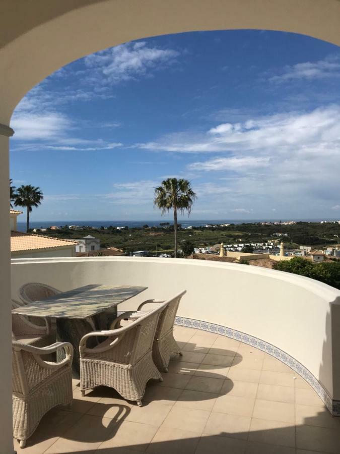 Corniche, Privee, 4 Suites, Vue Mer, Piscine Au Sel, Chauffee Et Couverte * Albufeira