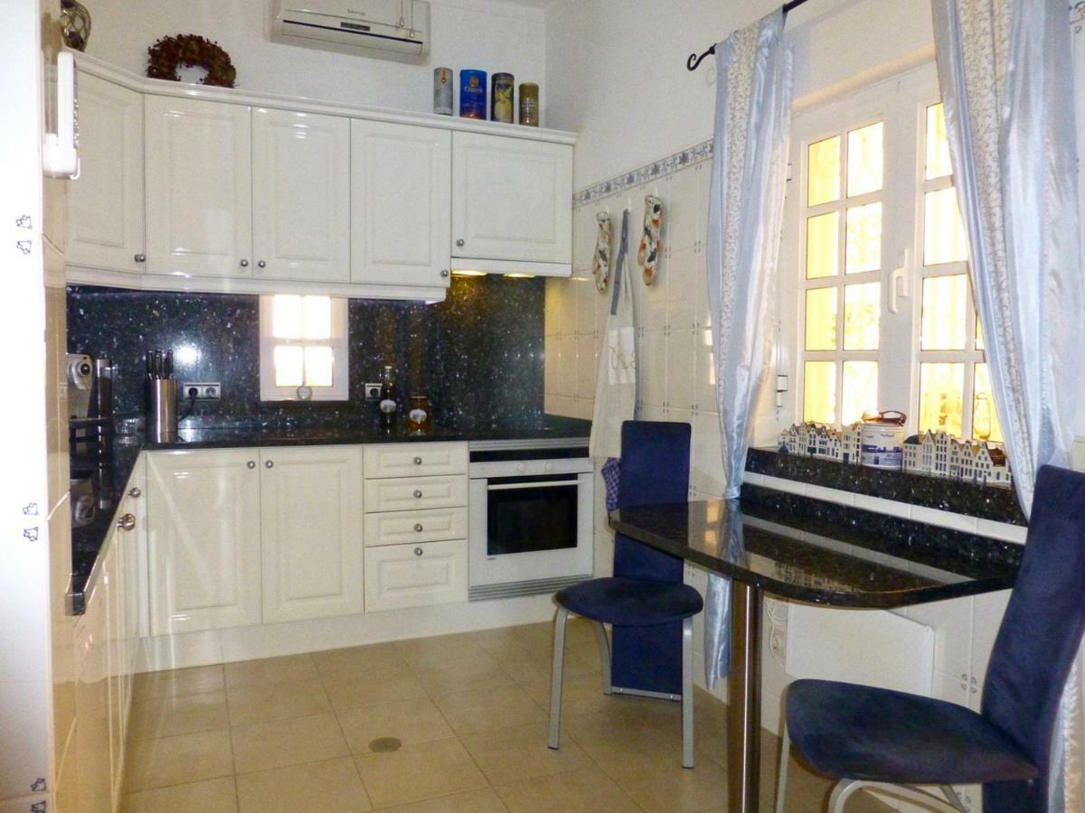 Villa Corniche, Privee, 4 Suites, Vue Mer, Piscine Au Sel, Chauffee Et Couverte