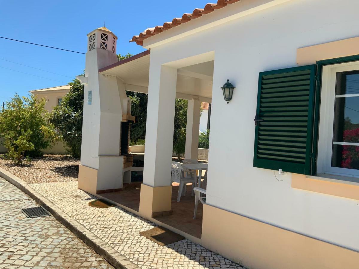 Alfarrobeiras Holiday home *