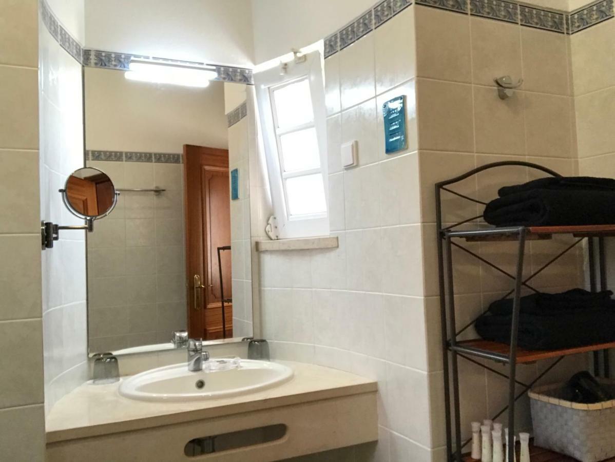 Corniche, Privee, 4 Suites, Vue Mer, Piscine Au Sel, Chauffee Et Couverte *