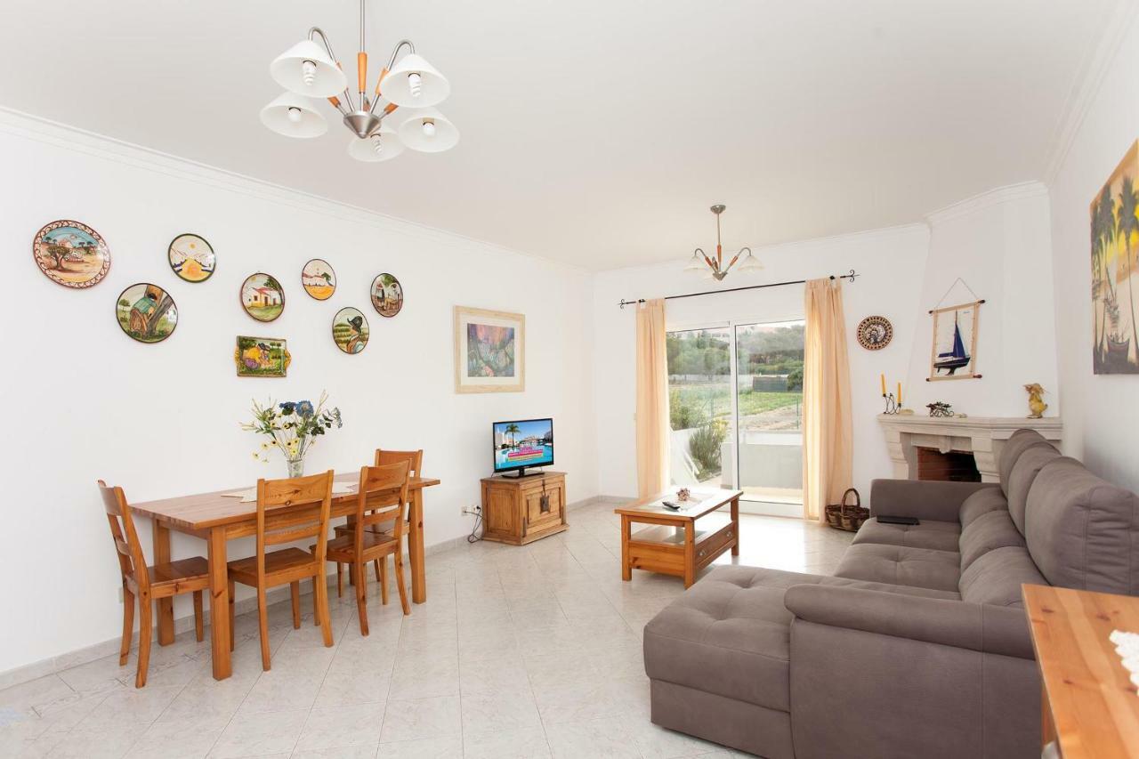 A Ramos: Beachfront With Pool And Modern Amenities Apartment Albufeira