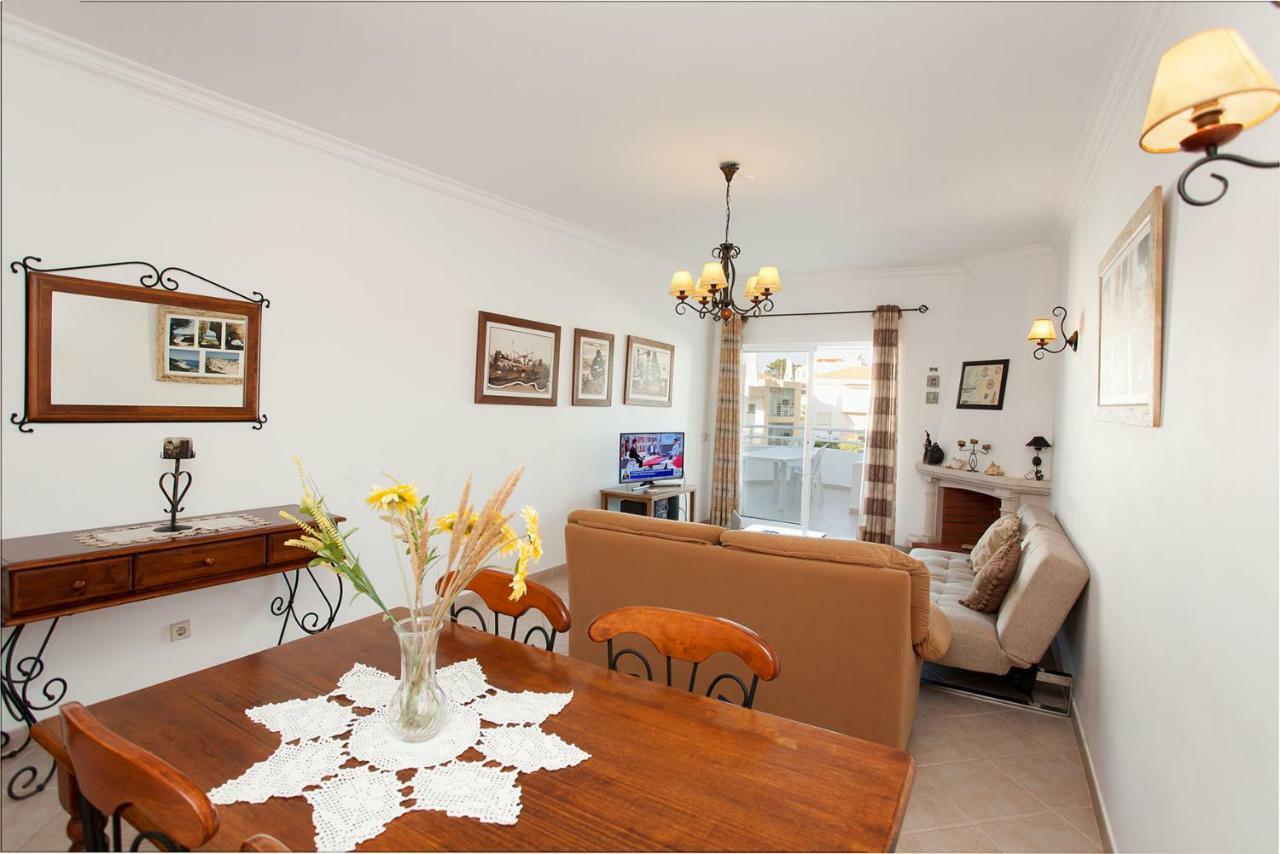 A Ramos: Beachfront With Pool And Modern Amenities Apartment *