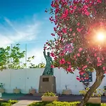 Holiday 1 Bed Apartment With Pool In Albufeira