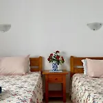Rosa Guest House #1 - Para 2 Pessoas Mesmo Em Frente A Praia Do Inatel