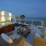 Casa Chanel - Ocean Front With Rooftop Spa Jacuzzi