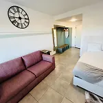 Studio Flat In The Heart Of Oura