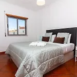 Globe 33 Apartment - Top Location & The Strip Albufeira